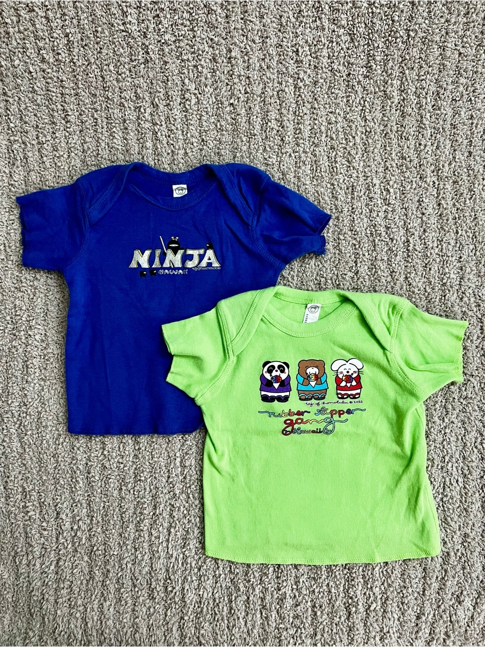 Taj Clubhouse of Honolulu Hawaii T-Shirts 18 Months - Lot Bundle Set of 2